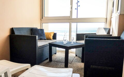 Le Patio: Property, Table, Furniture, Comfort, Window, Wood, Textile, Interior Design, Building, Architecture