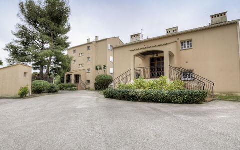 Beau Rivage: Plant, Sky, Building, Cloud, Window, Road Surface, Tree, House, Grass