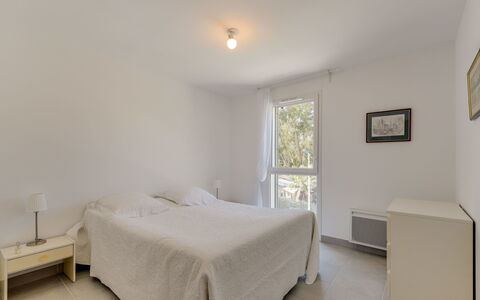 79 Bay: Bedroom, Furniture, Room, Bed, Property, Floor, Bed Sheet, Bedding, Bed Frame, Wall