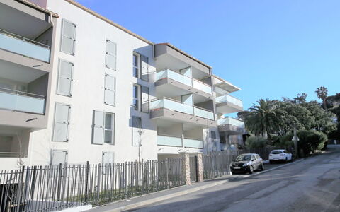 79 Bay: Residential Area, Property, Neighbourhood, Building, Architecture, Apartment, House, Mixed-Use, Real Estate, Town