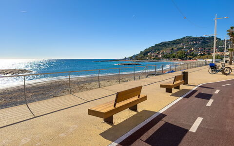 Il Balcone Sul Prino - Imperia: Coast, Horizon, Coastal And Oceanic Landforms, Beach, Shore, Sea, Ocean, Walkway, Sand, Shade