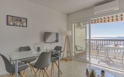 Canigó: Room, Property, Furniture, Building, Interior Design, House, Real Estate, Table, Apartment, Floor