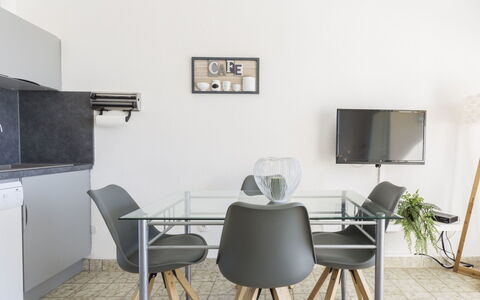 Canigó: Furniture, Room, Property, Interior Design, Table, Chair, Building, House, Dining Room, Floor