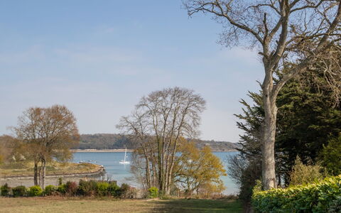 Les Genêts: Sky, Plant, Water, Cloud, Tree, Natural Landscape, Branch, Land Lot, Lake, Watercourse