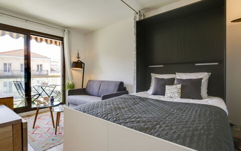 Sun Beach: Bedroom, Furniture, Bed, Room, Property, Interior Design, Building, Bed Frame, Bed Sheet, House