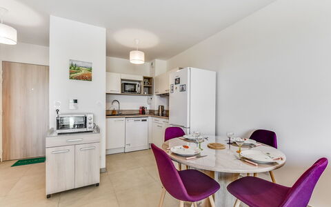 Balnéa: Room, Property, Furniture, Interior Design, Purple, Building, Dining Room, Violet, Real Estate, House