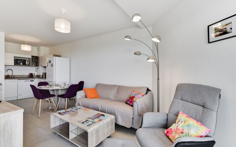 Balnéa: Room, Property, Furniture, Living Room, Interior Design, Building, Floor, House, Table, Yellow