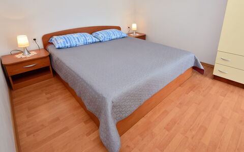 Korčula Vela Luka 107: Furniture, Comfort, Wood, Lamp, Interior Design, Shade, Flooring, Floor, Wall, Bed