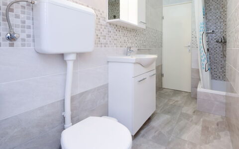 Korčula Vela Luka 107: Property, Plumbing Fixture, Bathroom, Interior Design, Floor, Flooring, Plumbing, Gas, Composite Material