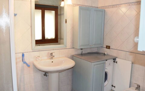 La Mia Casetta: Mirror, Tap, Bathroom Sink, Sink, Plumbing Fixture, Property, Bathroom Cabinet, Purple, Bathroom, Azure