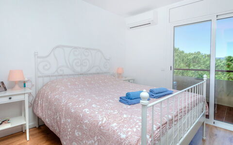 Nautic Ii: Bedroom, Bed, Furniture, Property, Room, Bed Sheet, Bedding, Bed Frame, Floor, Mattress
