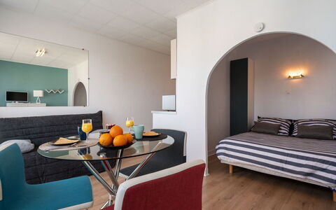 Les Brisants: Room, Furniture, Interior Design, Property, Building, Bedroom, Floor, Bed, Living Room, Wall