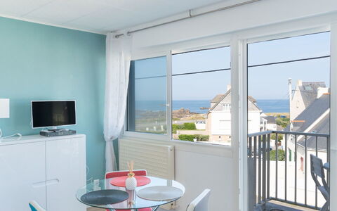 Les Brisants: Room, Property, Building, Furniture, Interior Design, House, Window, Real Estate, Daylighting, Architecture