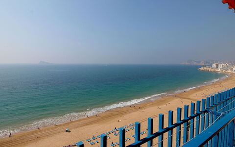 Las Palmeras: Sea, Beach, Blue, Sky, Ocean, Coast, Shore, Property, Azure, Horizon