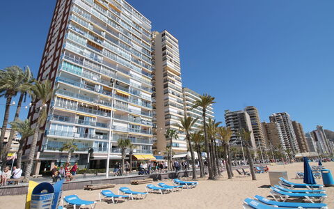 Las Palmeras: Condominium, Building, Architecture, Metropolitan Area, Mixed-Use, Property, Vacation, Town, Real Estate, Beach