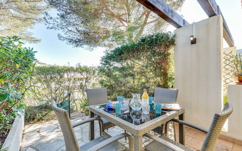Mas de la Plage: Property, Real Estate, House, Room, Building, Table, Cottage, Home, Backyard, Vacation