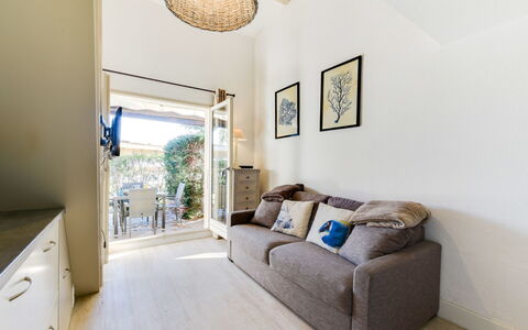 Mas de la Plage: Property, Room, Furniture, Interior Design, Ceiling, Floor, Living Room, House, Wall, Building