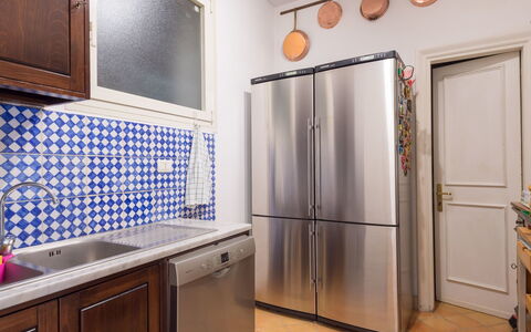 Giulia: Cabinetry, Kitchen Sink, Furniture, Property, Sink, Building, Countertop, Kitchen, Tap, Lighting