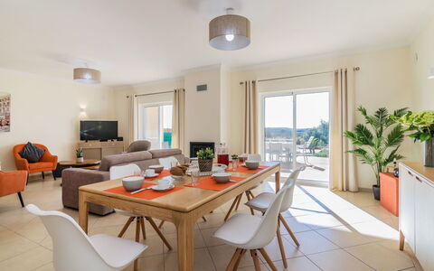 Vila Caravela: Room, Property, Furniture, Interior Design, Building, Real Estate, Table, House, Dining Room, Floor