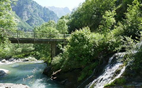 Rustico Nurell: Water Resources, Body Of Water, Nature, Water, Natural Landscape, Watercourse, River, Vegetation, Nature Reserve, Riparian Zone