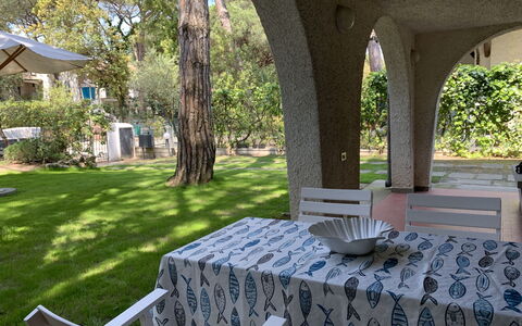 Casa delle Palme: Table, Plant, Property, Furniture, Chair, Tablecloth, Tree, Shade, Outdoor Furniture, Grass