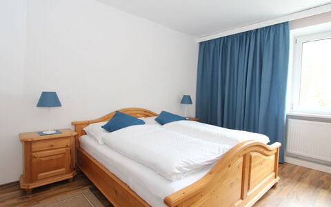 Isolde: Bedroom, Bed, Furniture, Room, Property, Bed Sheet, Bed Frame, Mattress, Wall, Floor
