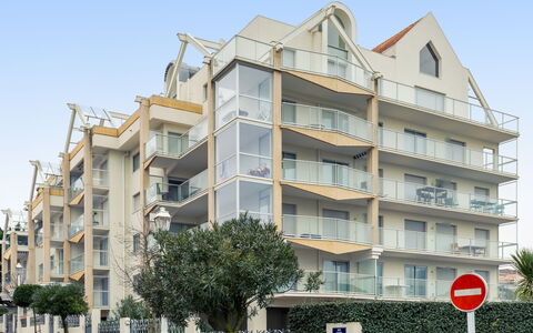 Arcachon 241: Sky, Building, Property, Window, Plant, Tower Block, Condominium, Urban Design, Tree, House