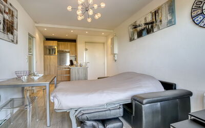 Accommodation:&nbsp;Claire 241.1