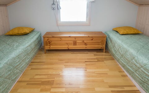 Nelikko a: Floor, Flooring, Wood, Bedroom, Interior Design, Bed, Wood Flooring, Furniture, Room, Ceiling