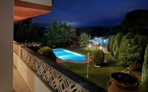 Style: Swimming Pool, Garden, Estate, Hacienda, Landscaping, Resort, Backyard, Shade, Eco Hotel, Courtyard