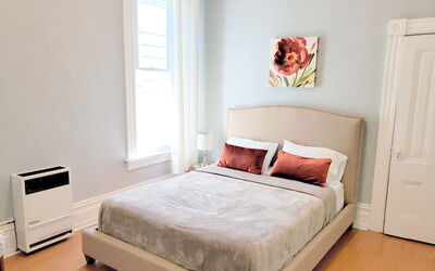 3 Bd Downtown