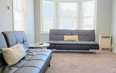 3 Bd Downtown