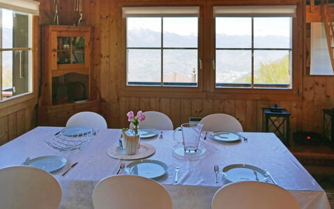 Chalet Didi: Room, Property, Restaurant, Table, Building, Dining Room, Furniture, House, Interior Design, Home