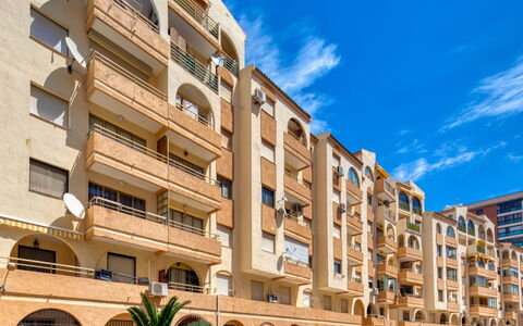 Calpe Calp 1110: Building, Property, Architecture, Apartment, Mixed-Use, Residential Area, Condominium, Real Estate, Neighbourhood, Town