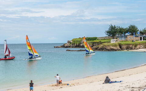 Village du Port: Beach, Vacation, Boat, Vehicle, Coast, Sea, Tourism, Summer, Sky, Sailing