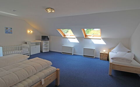 Eifelnatur (Haus 3): Property, Furniture, Picture Frame, Comfort, Television, Wood, Window, Building, Shade, Interior Design