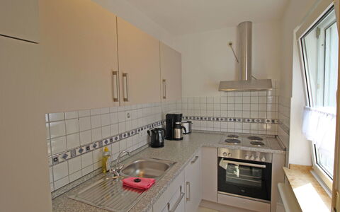 Eifelnatur (Haus 3): Kitchen Sink, Cabinetry, Tap, Countertop, Sink, Plumbing Fixture, Kitchen Stove, Kitchen Appliance, Gas Stove, Kitchen
