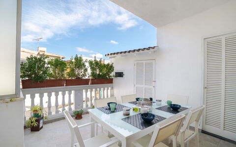 Can Josep: Property, Building, Room, Real Estate, House, Interior Design, Furniture, Apartment, Home, Table