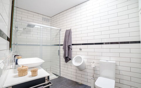Can Josep: Bathroom, Tile, Property, Room, Interior Design, Wall, Floor, Architecture, Plumbing Fixture, Building