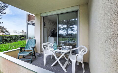Arcachon 204: Resort, Swimming Pool, Estate, Shade, Landscaping, Eco Hotel, Hotel, Villa