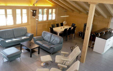 Majelas Heiti: Furniture, Property, Table, Window, Couch, Chair, Interior Design, Architecture, Wood, Building