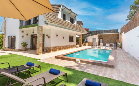 Paradis: Swimming Pool, Resort, Home, Eco Hotel, Estate, Patio, Villa, Courtyard, Design, Outdoor Furniture