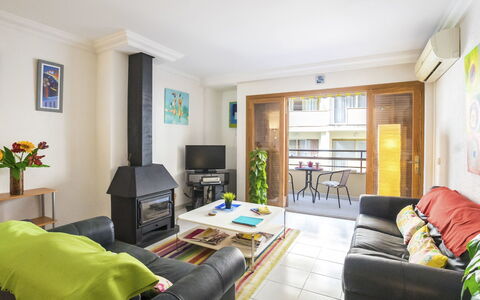 Mariners 2: Room, Property, Furniture, Living Room, Interior Design, Building, Real Estate, Yellow, House, Table
