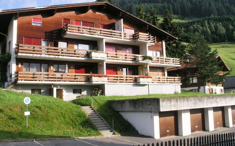 Ferienwohnung Köppel: Building, Sky, Cloud, Window, Plant, Mountain, Tree, House, Residential Area, Real Estate