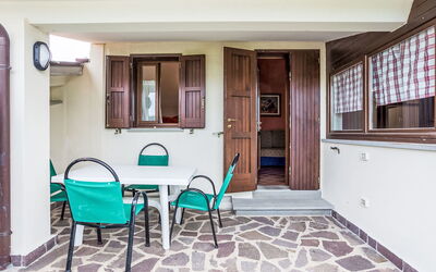 Cancelli Bilo 2 Persone 700.2: Water, Sky, Property, Plant, Tree, Swimming Pool, Azure, Shade, Arecales, Leisure