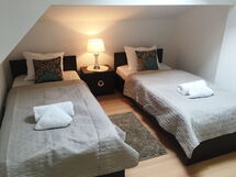 Accommodation:&nbsp;Luna 627.3