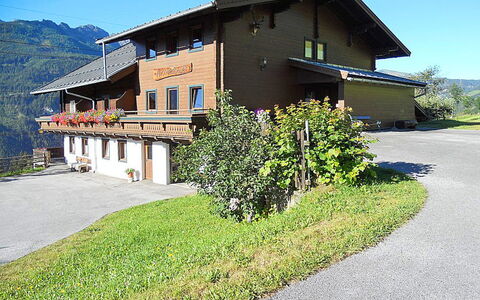 Moosen (Nki210): Sky, Plant, Building, Property, Window, Tree, House, Vegetation, Land Lot, Natural Landscape