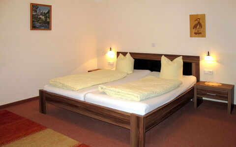 Alpbach 633: Bedroom, Bed, Furniture, Room, Mattress, Bed Sheet, Bed Frame, Property, Floor, Bedding