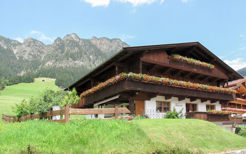 Alpbach 633: Mountainous Landforms, Mountain, Property, House, Mountain Range, Natural Landscape, Alps, Architecture, Home, Real Estate
