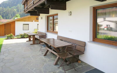 Zell am Ziller 613: Plant, Property, Furniture, Table, Building, Window, Houseplant, Picture Frame, Wood, Architecture